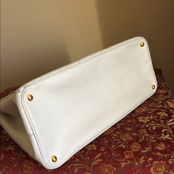 PRADA Galleria Large Saffiano Leather Bag - Picture 7 of 8